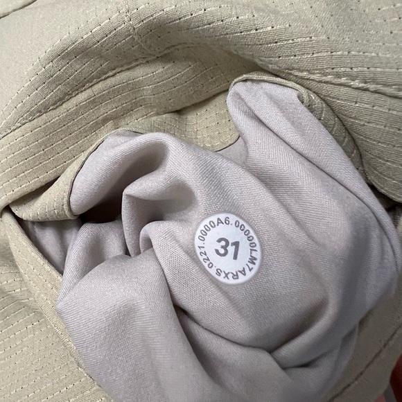 Lululemon Athletica Commission Shorts Light Green 31 Yoga Athleisure Casual - Picture 4 of 5